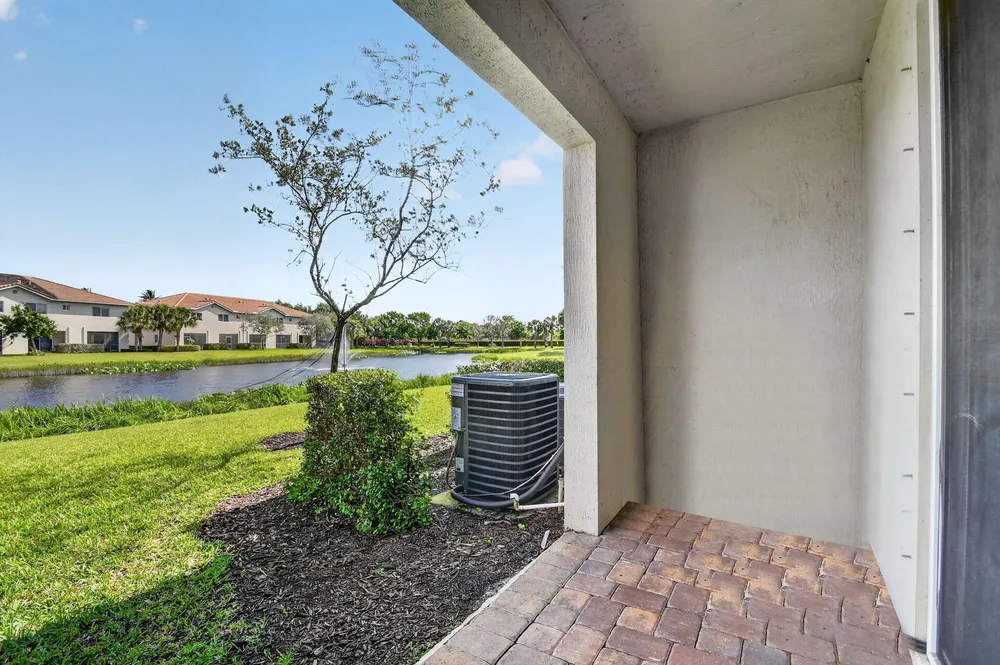 1186 Paisley Ct, Lake Worth Beach, FL 33461