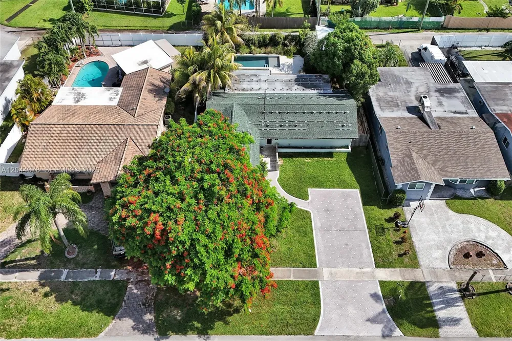 4311 Hayes St, Hollywood, FL 33021