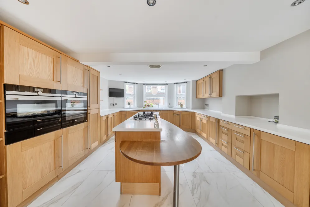 Muswell Avenue, London, N10 photo 29