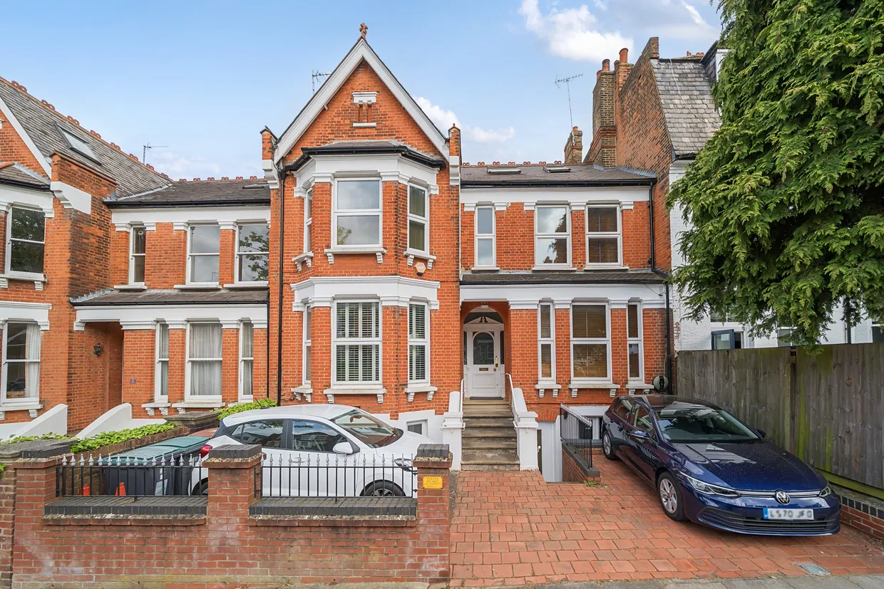 Muswell Avenue, London, N10 photo 30