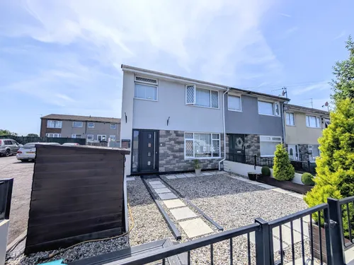 Heol Treferig, Beddau, PONTYPRIDDphoto