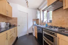 Mays Road, Teddington, TW11 photo 3