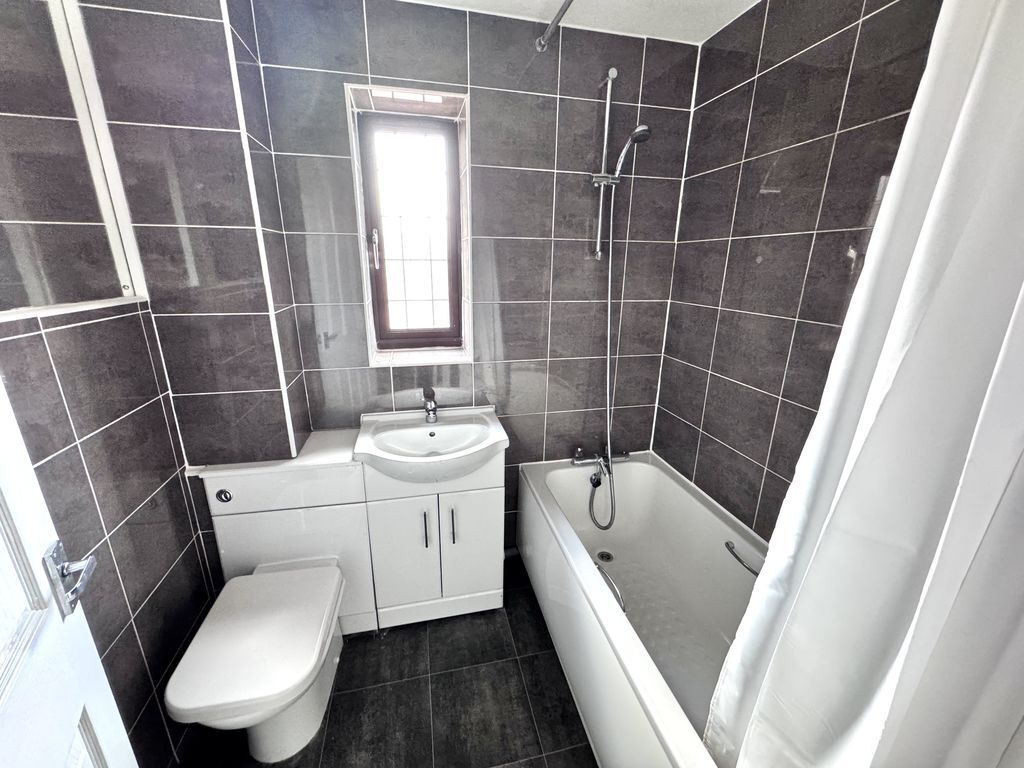 Ashleigh Drive, Nuneaton Image 7