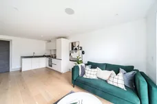 Lawrence Road, LONDON