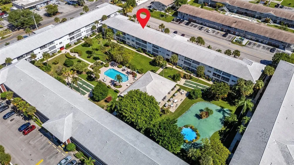 2050 NE 39th St, Lighthouse Point, FL 33064