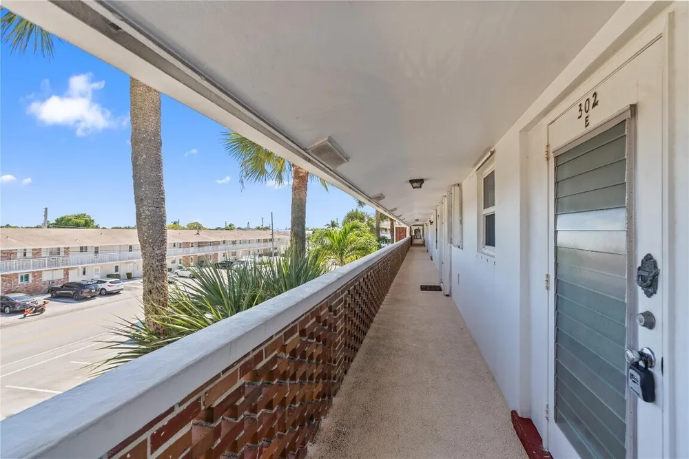 2050 NE 39th St, Lighthouse Point, FL 33064