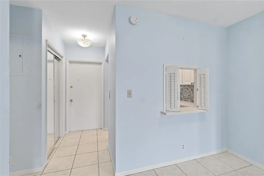 2050 NE 39th St, Lighthouse Point, FL 33064