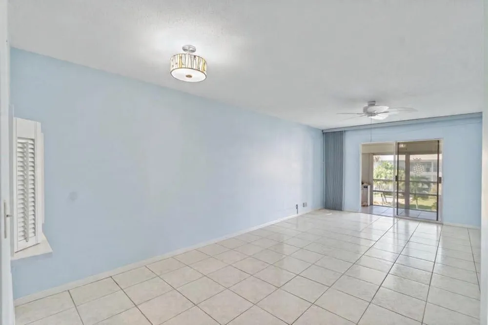 2050 NE 39th St, Lighthouse Point, FL 33064