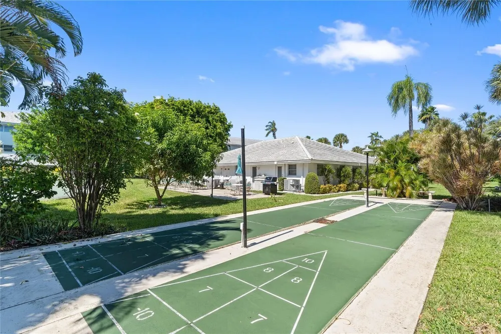 2050 NE 39th St, Lighthouse Point, FL 33064