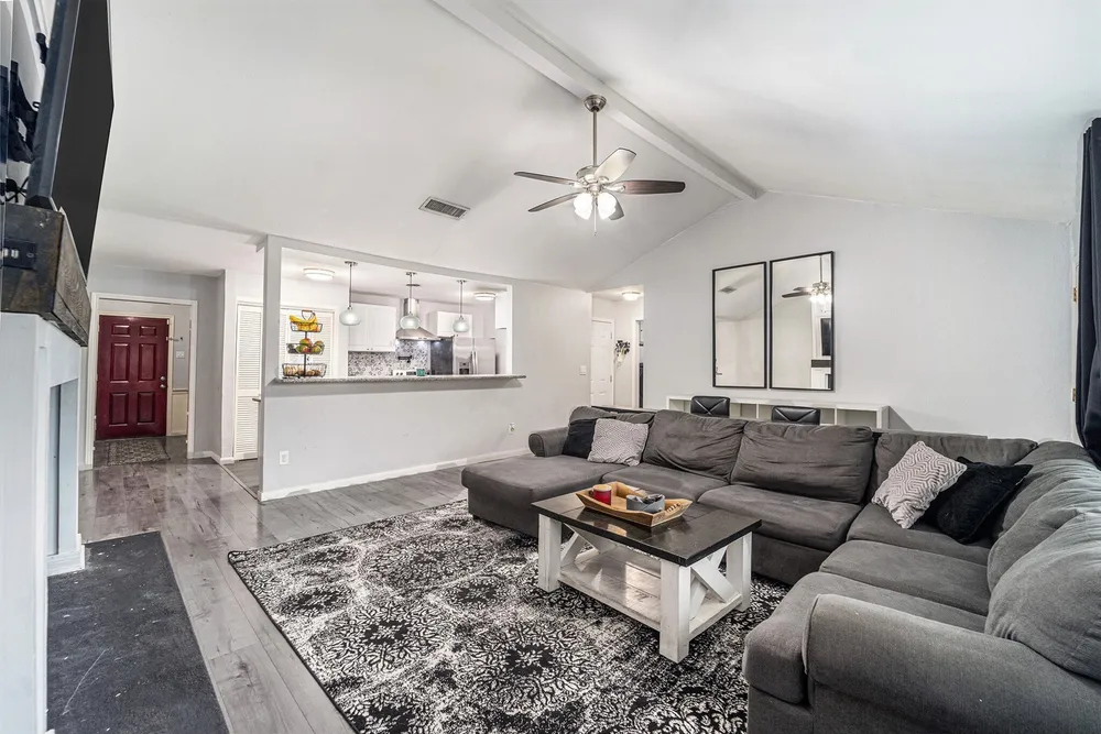 12215 Hillcroft St, Houston, TX 77035-4220