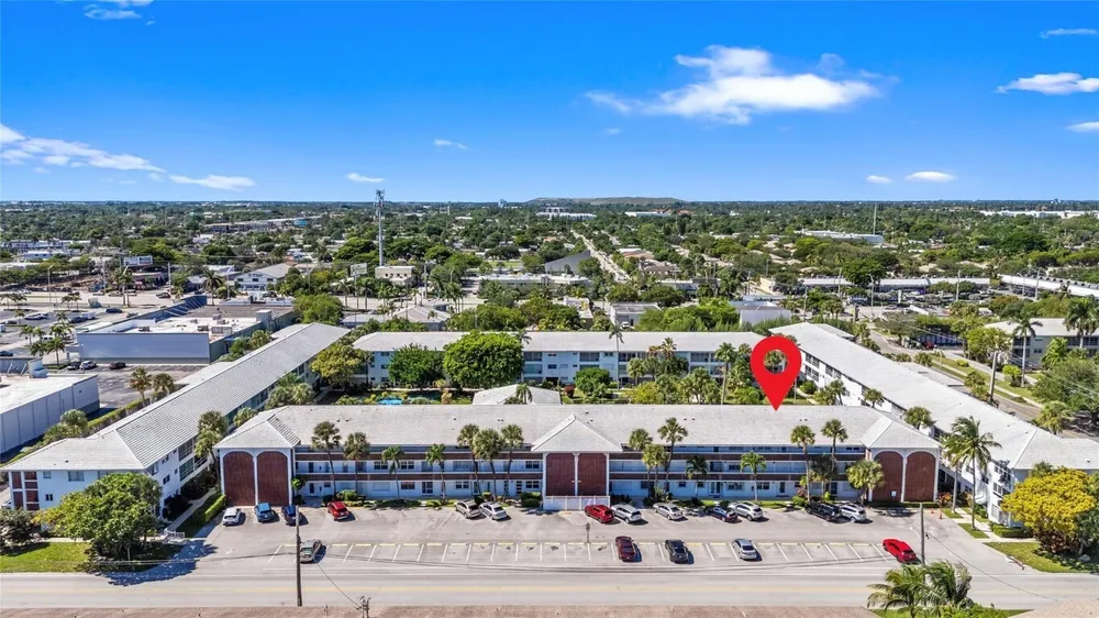 2050 NE 39th St, Lighthouse Point, FL 33064