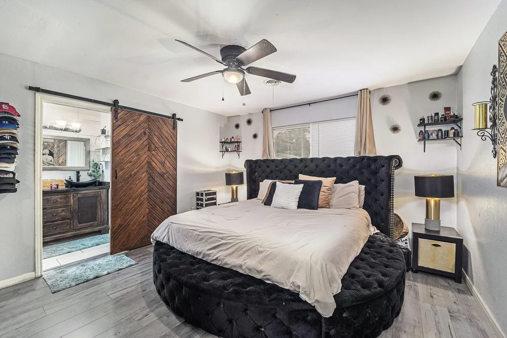 12215 Hillcroft St, Houston, TX 77035-4220