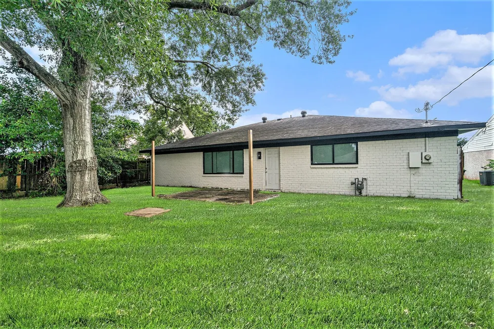 12215 Hillcroft St, Houston, TX 77035-4220