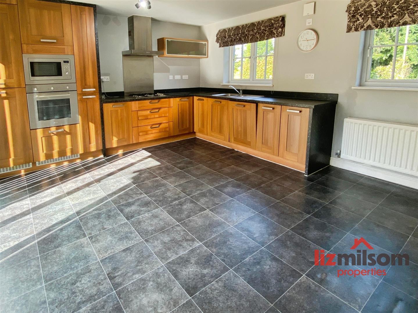 Newman Drive, Church Gresley, DE11 9RZ Image 3
