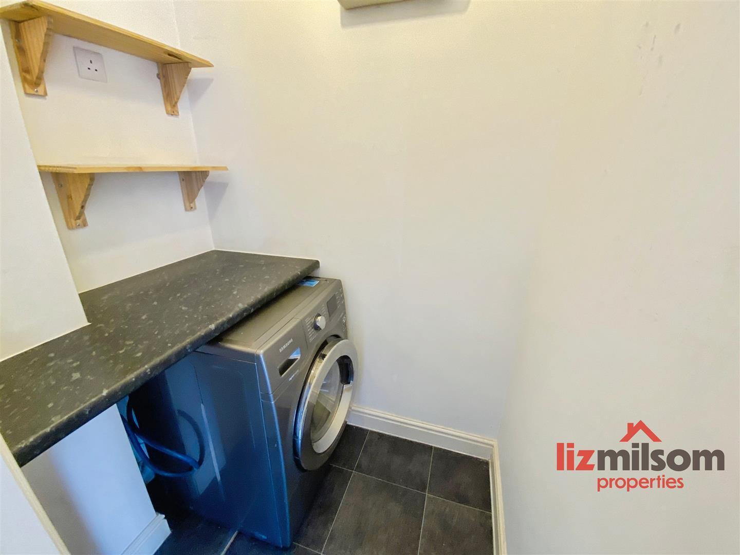 Newman Drive, Church Gresley, DE11 9RZ Image 6