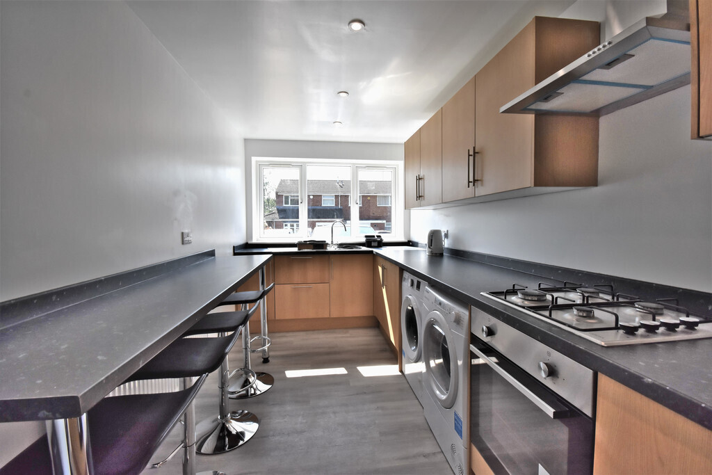 Room 2 of 3, Dorchester Way, Coventry, CV2 2LU Image 1