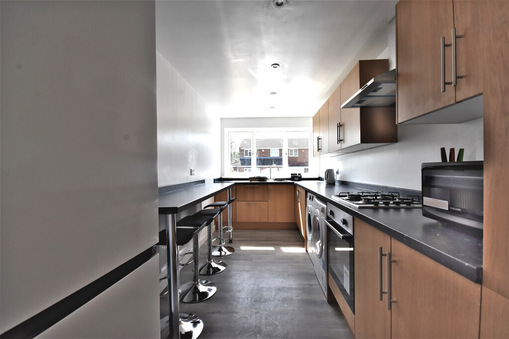 Room 2 of 3, Dorchester Way, Coventry, CV2 2LU Image 2
