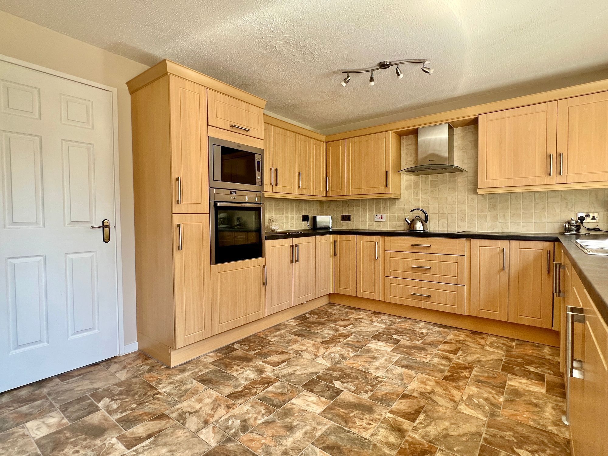 Scott Close, Taunton Image 8