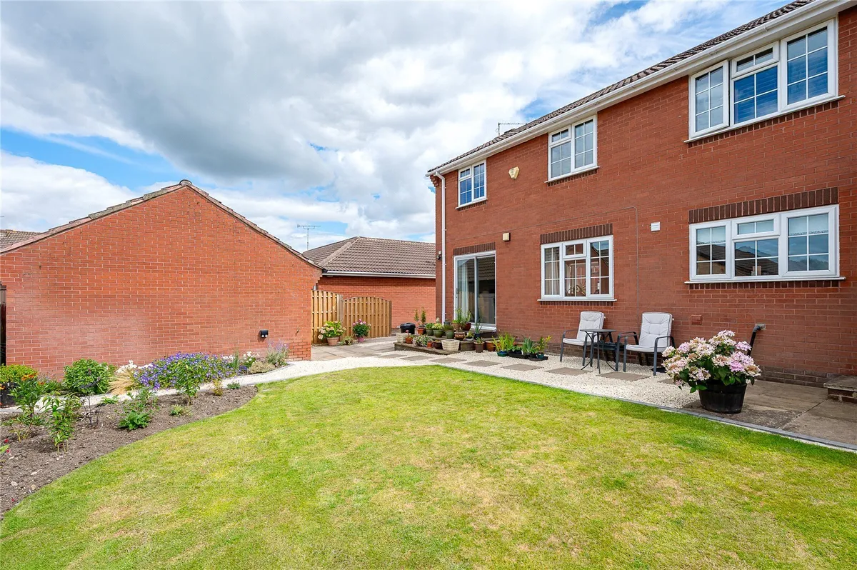 Rochester Wynd, Leeds, LS17