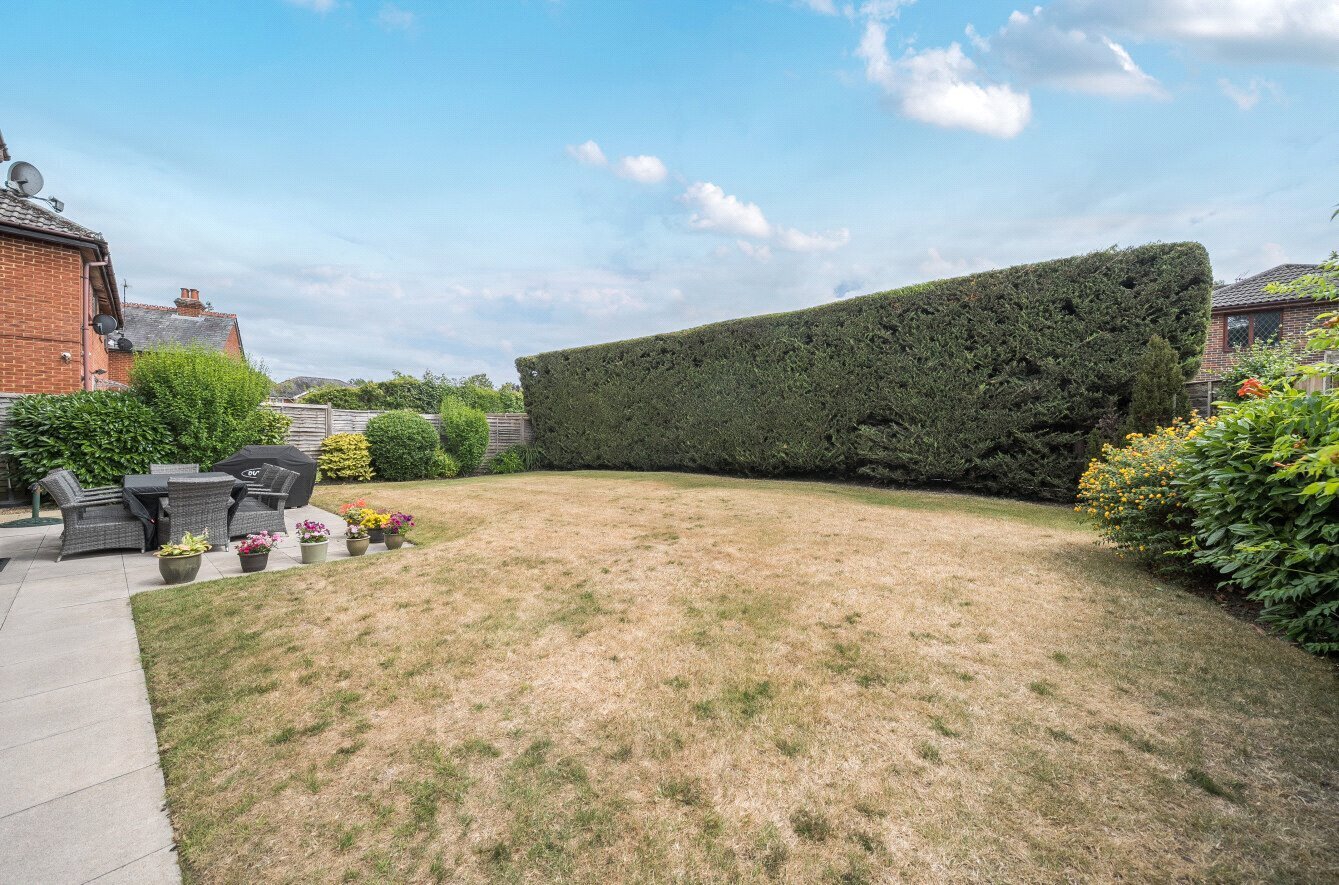 Reading Road, Blackwater, Surrey, GU17