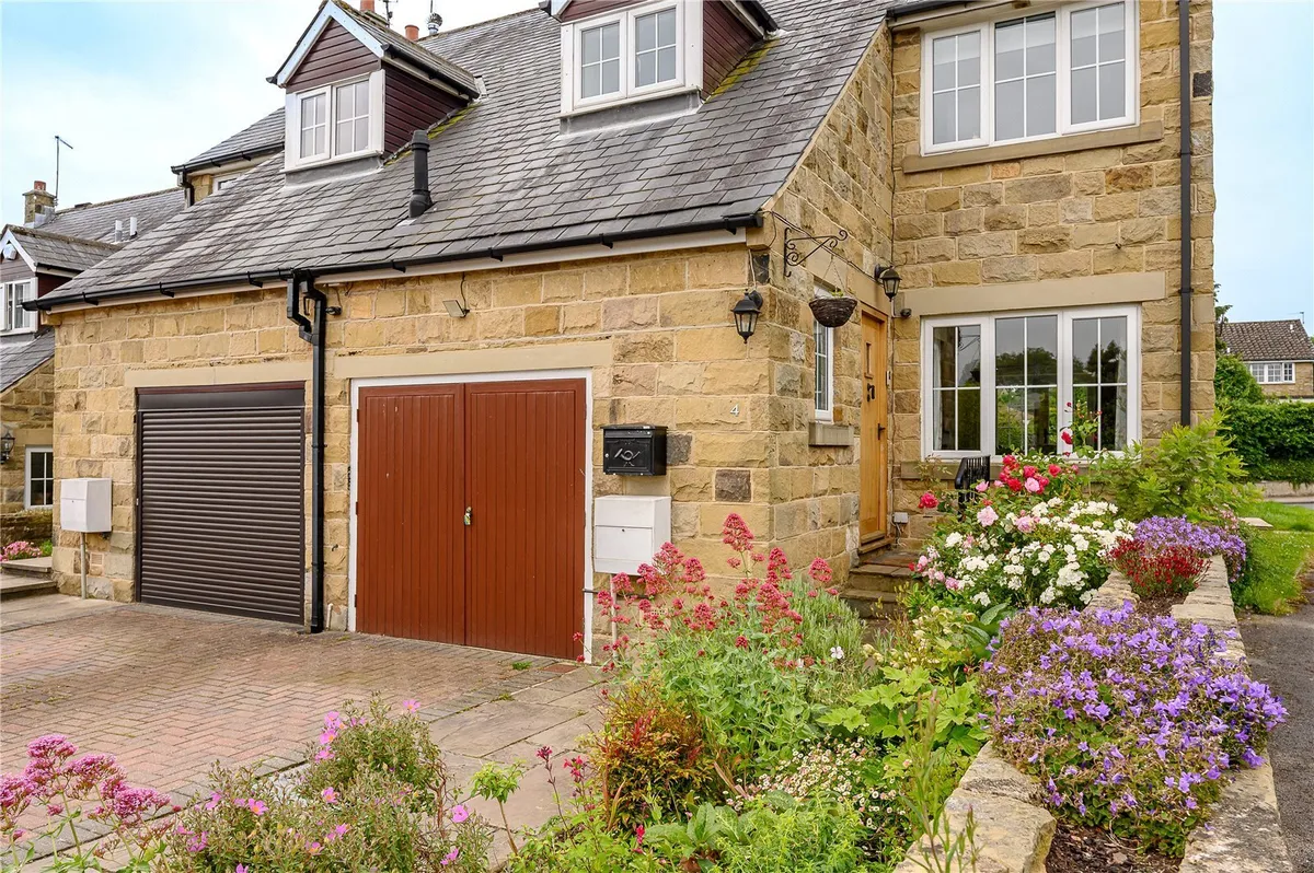 Argyle Mews, East Keswick, LS17