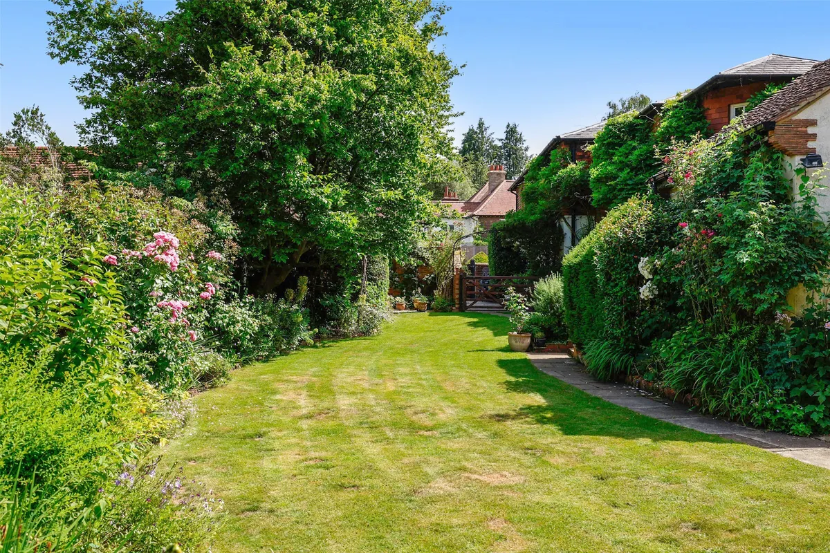 Guildford Road, Westcott, Dorking, Surrey, RH4