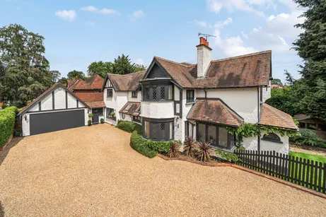 The Avenue, Farnham Common, SL2