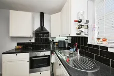 Five Acres, Harlow