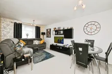 Five Acres, Harlow