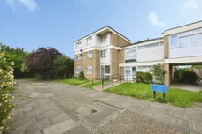 Five Acres, Harlow