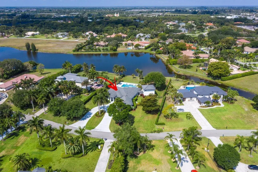 8331 Sawpine Rd, Delray Beach, FL 33446