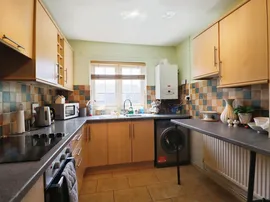Vincent Close, Barry thumb 3
