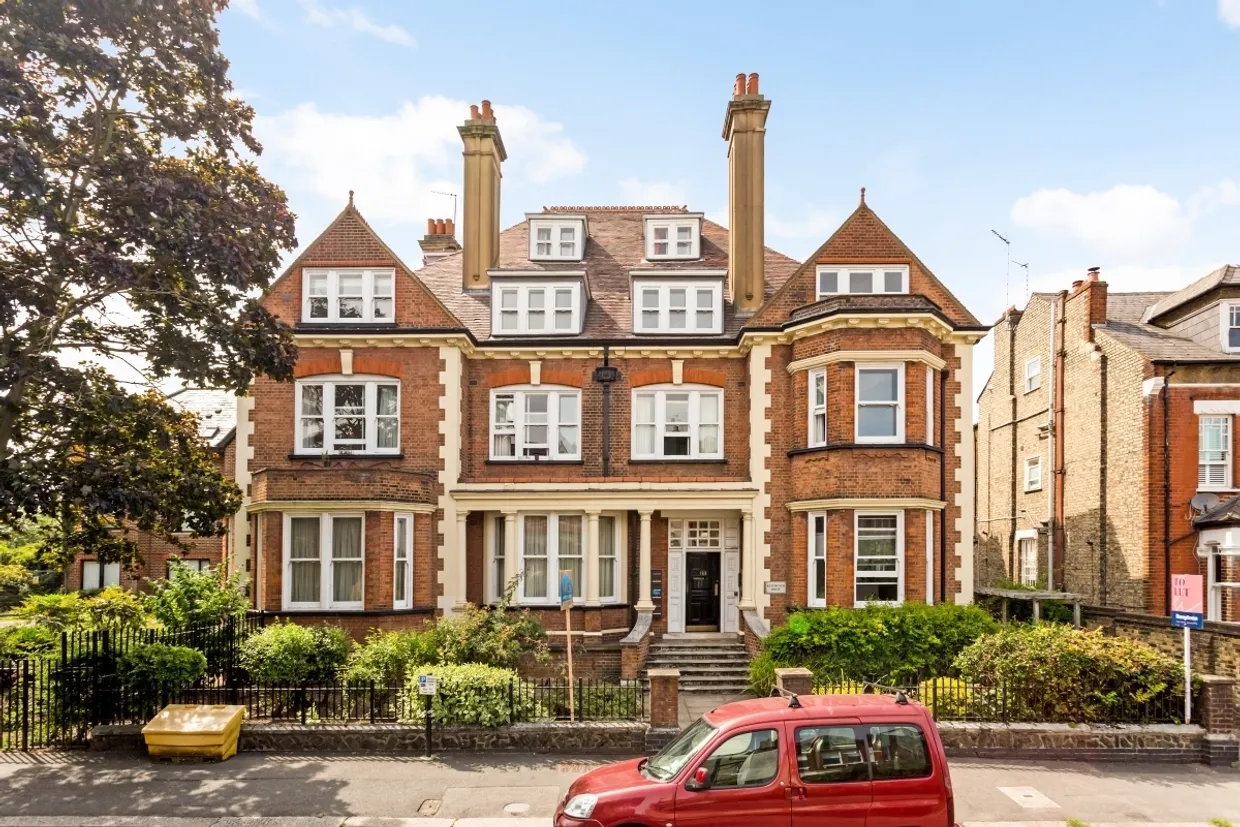 Hillfield Avenue London N8 photo 1