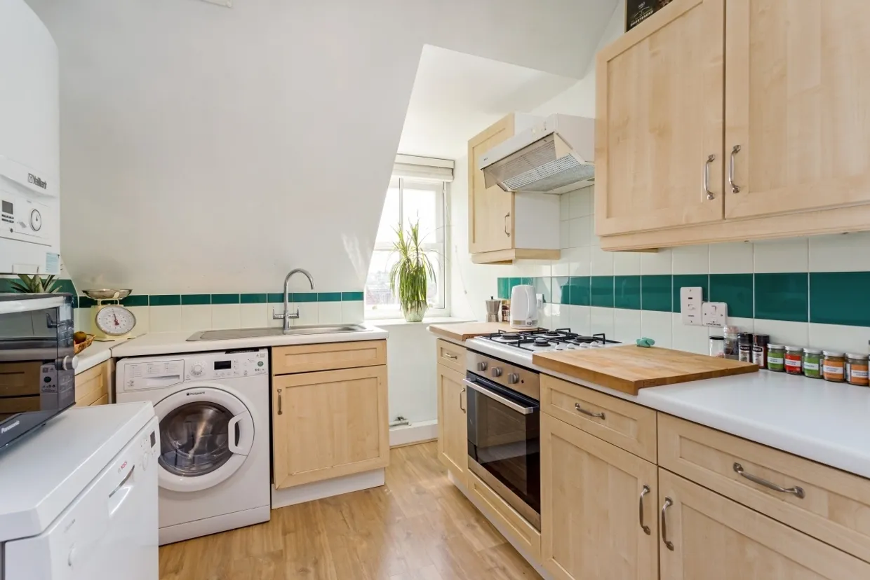 Hillfield Avenue London N8 photo 4