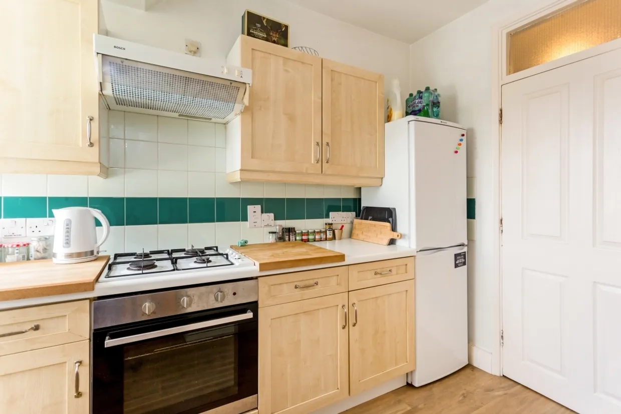 Hillfield Avenue London N8 photo 6