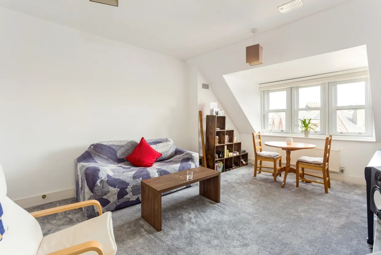 Hillfield Avenue London N8 photo 7