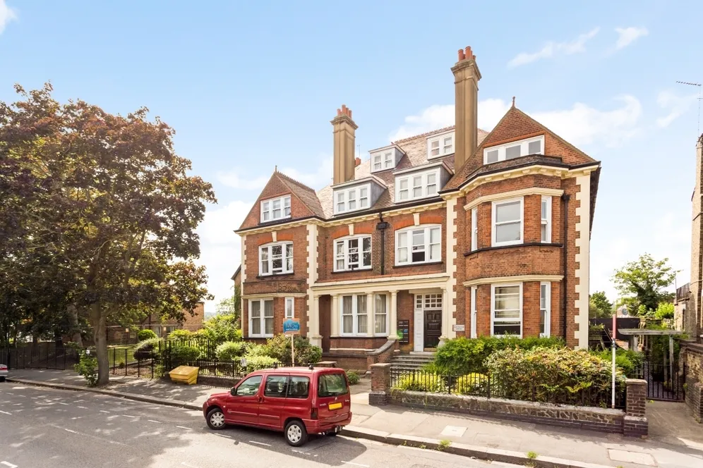 Hillfield Avenue London N8 photo 14