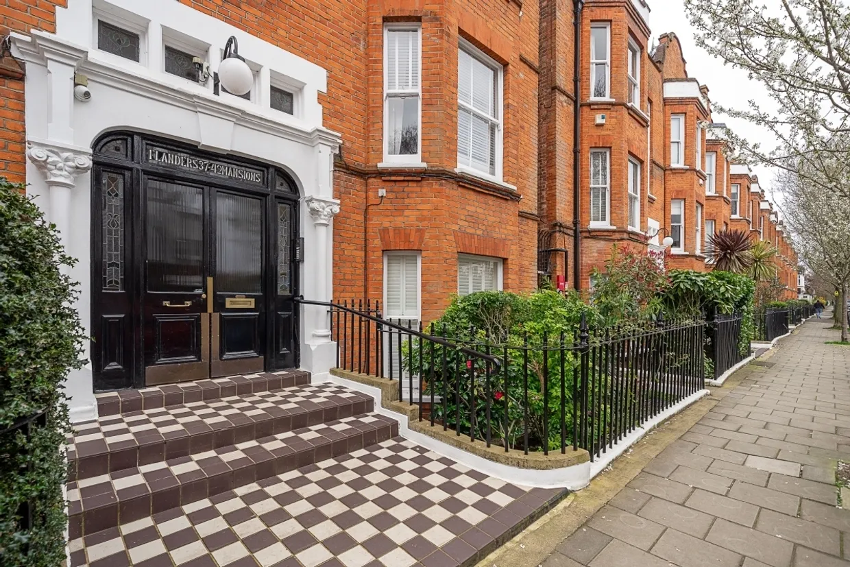Flanders Road London W4 photo 18