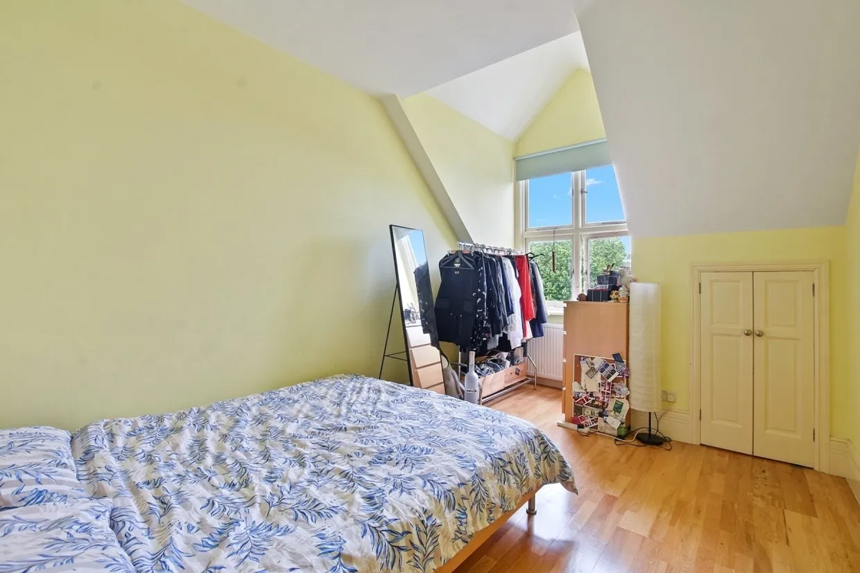 Mapesbury Road London NW2 photo 7
