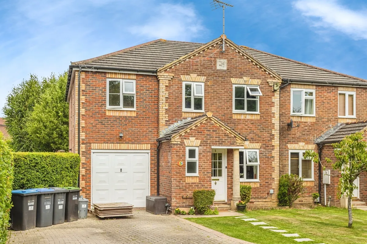 Robin Road, Burgess Hill