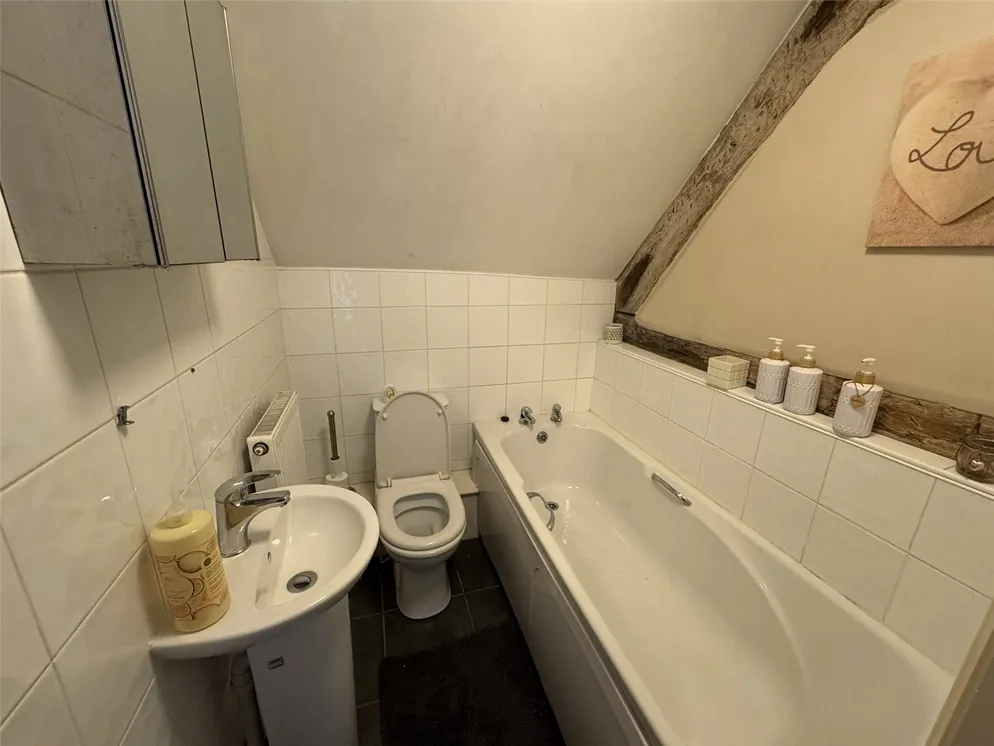 Property carousel item 12