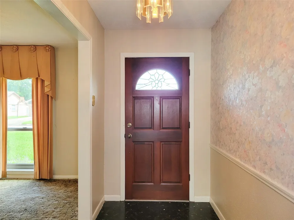9202 Benning Dr, Houston, TX 77031