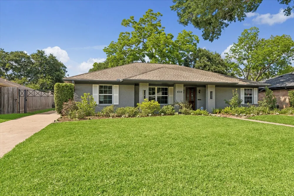 4310 Tonawanda Dr, Houston, TX 77035