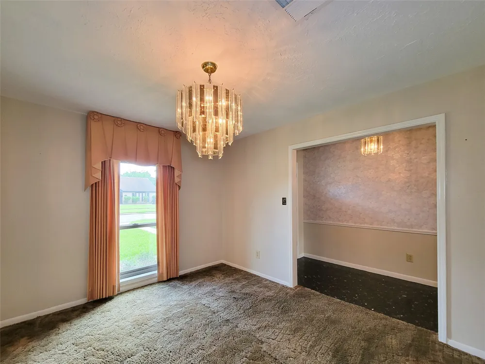 9202 Benning Dr, Houston, TX 77031