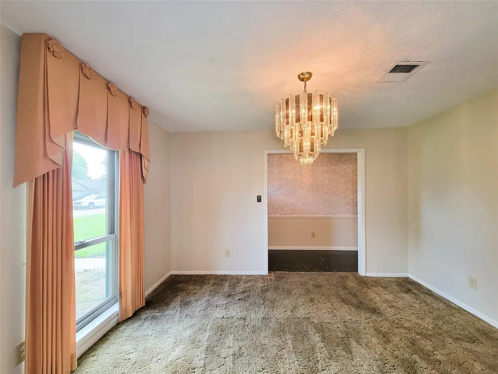9202 Benning Dr, Houston, TX 77031