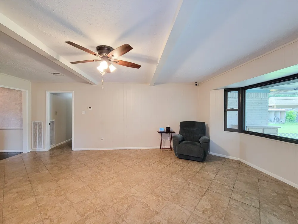 9202 Benning Dr, Houston, TX 77031
