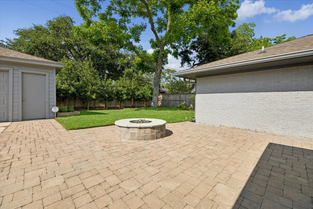 4310 Tonawanda Dr, Houston, TX 77035