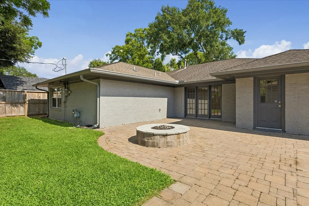 4310 Tonawanda Dr, Houston, TX 77035