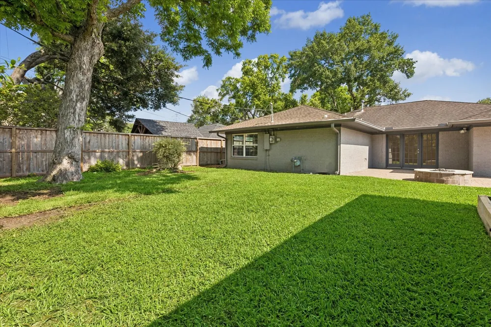 4310 Tonawanda Dr, Houston, TX 77035