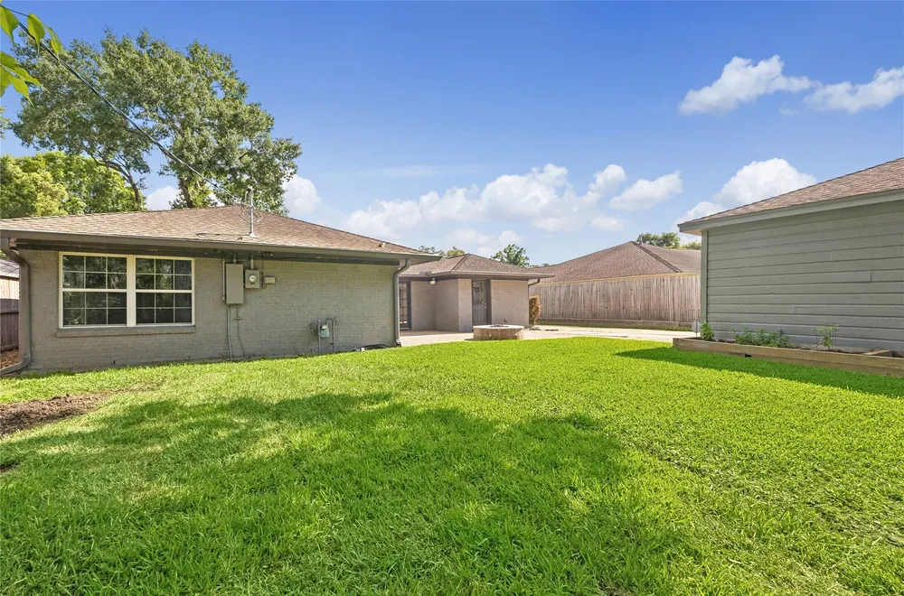 4310 Tonawanda Dr, Houston, TX 77035